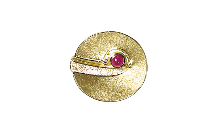 00445-brooch gold 750, garnet, brillant
