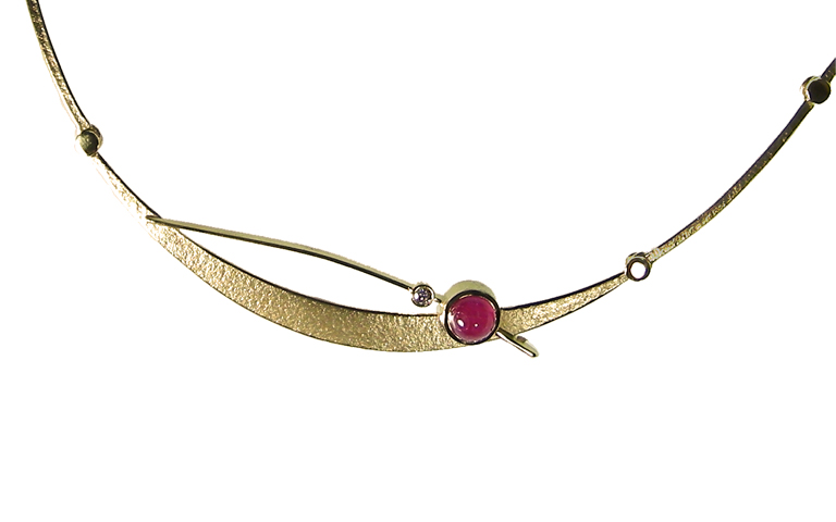 01041-necklace, gold 750, ruby and brillant