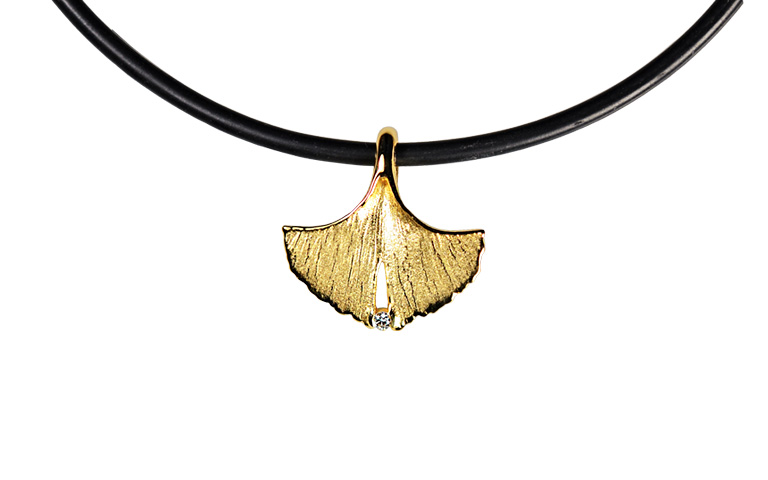 01085-necklace, gold 750 with brillant