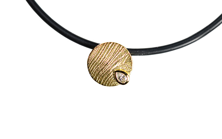 01086-necklace, gold 750 with brillant