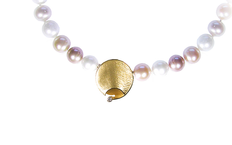 01952-pearl-clasp gold 750 and brilliant