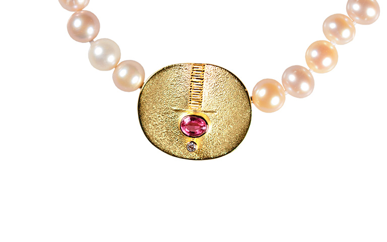 09028-pearl-clasp, gold 750 with tourmaline and brillant