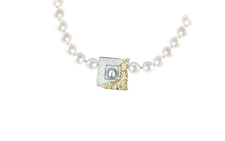 17107-pearl-clasp gold 750, silver 925