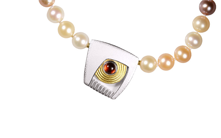 17155-pearl-clasp, silver 925 with garnet and gold 750