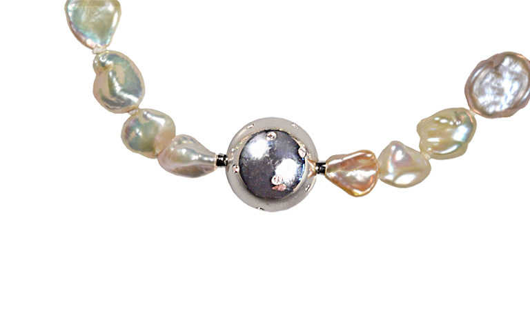 49010-pearl-clasp, white gold with brillants