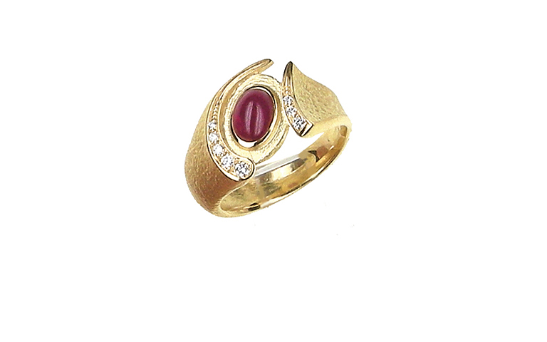 05138-ring, gold 750, ruby with brillants