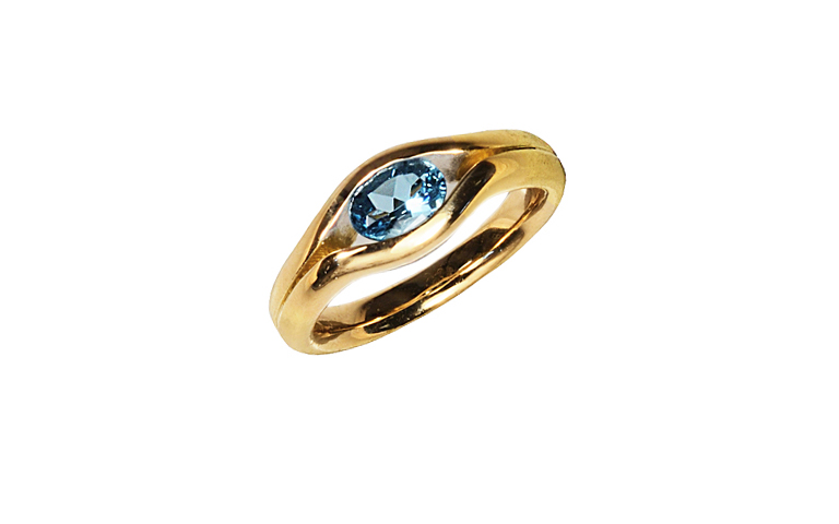 05263-ring, gold 750 and aquamarine